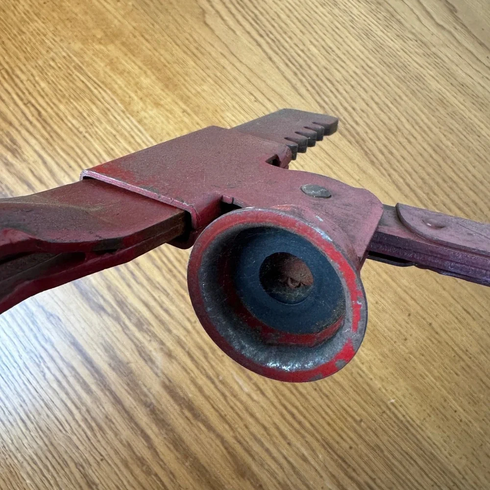 Vintage‎ Red Metal Bottle Capper Tool Manual Hand Crank Adjustable